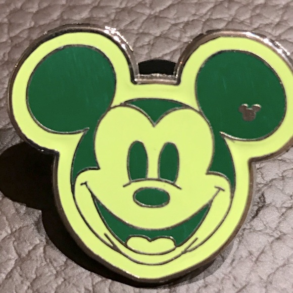RARE 2008 Green Hidden Mickey Pin 3 of 5 - Picture 1 of 3